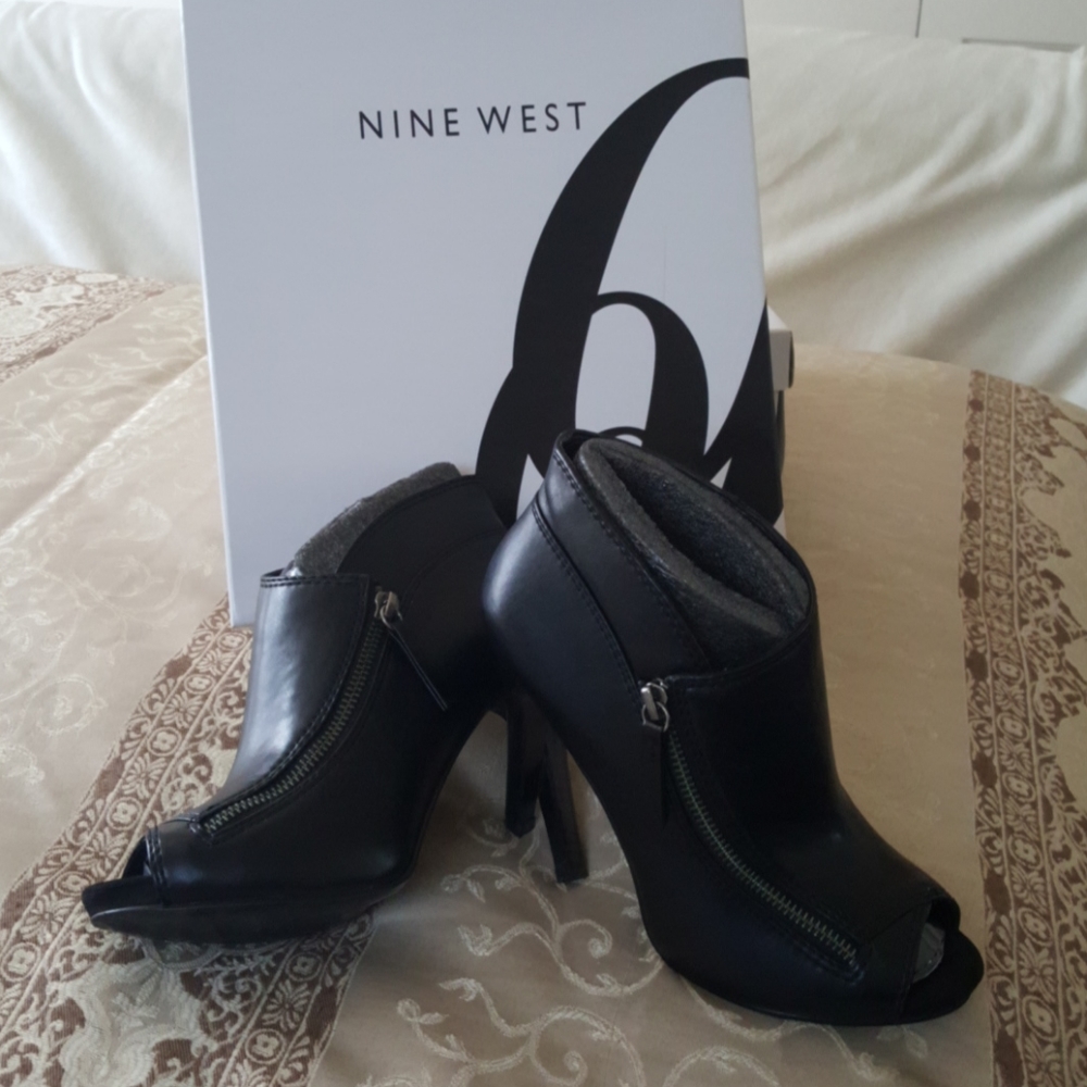 Nine West black ankle boot